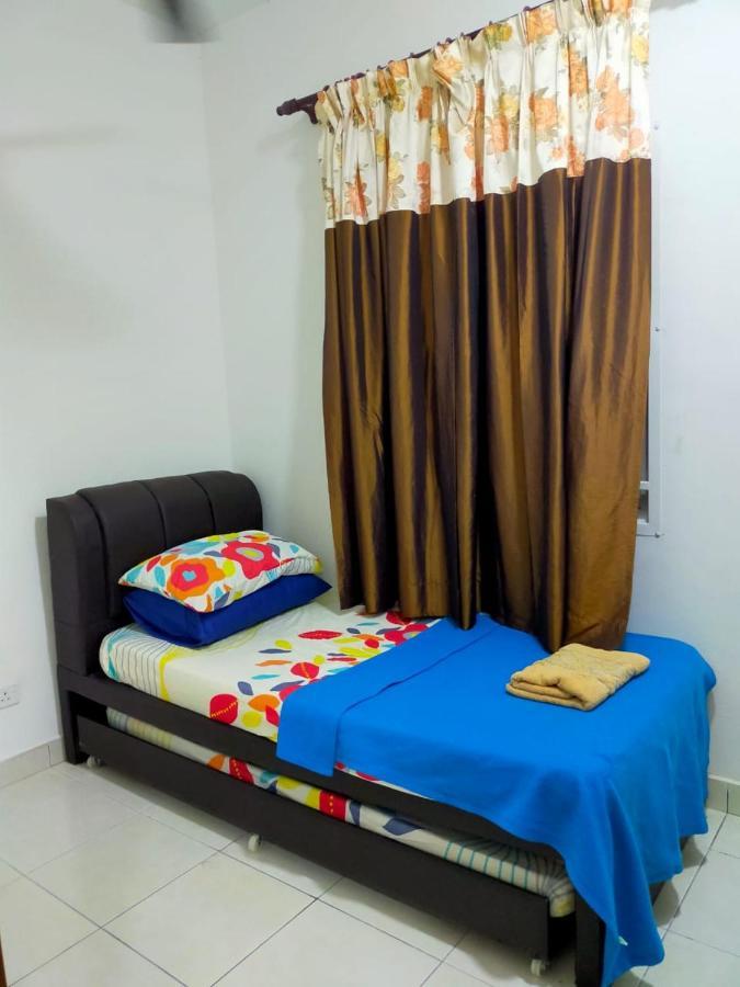 Homestay Semenyih 3 Bedroom Apartment By Kasyaf エクステリア 写真