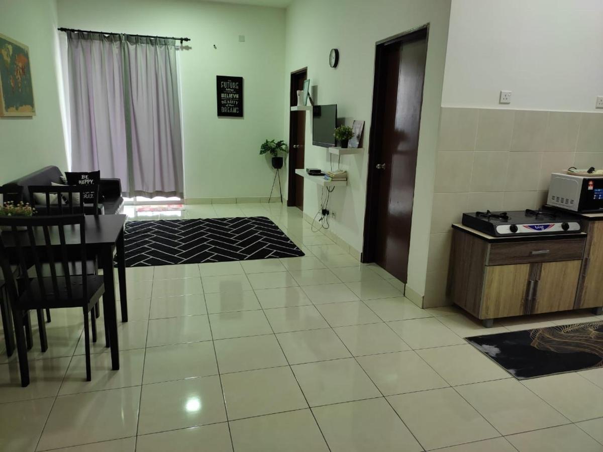 Homestay Semenyih 3 Bedroom Apartment By Kasyaf エクステリア 写真