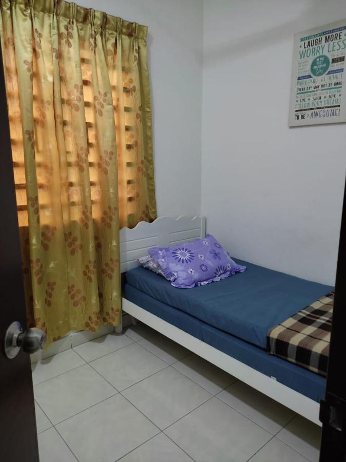 Homestay Semenyih 3 Bedroom Apartment By Kasyaf エクステリア 写真
