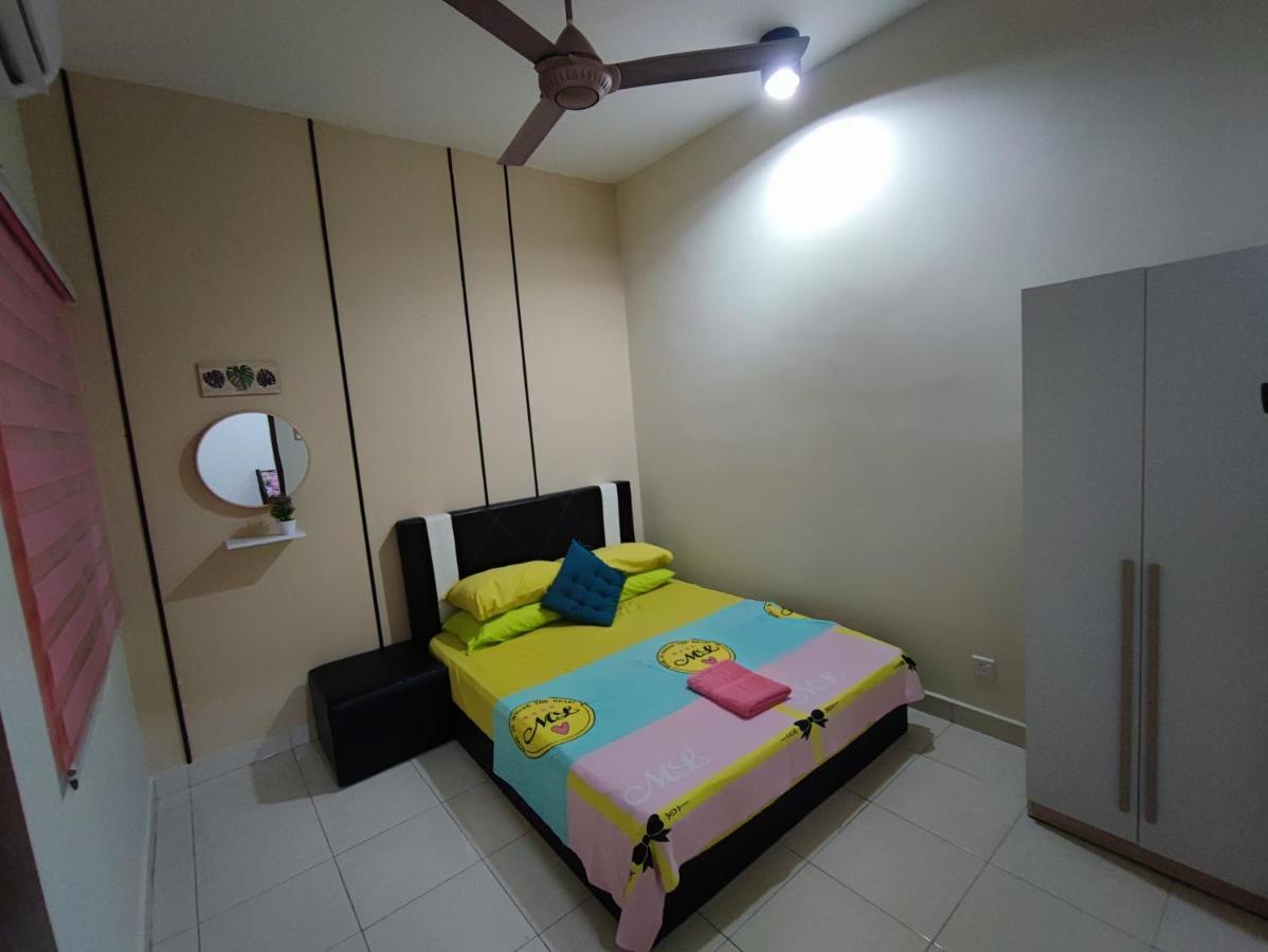 Homestay Semenyih 3 Bedroom Apartment By Kasyaf エクステリア 写真