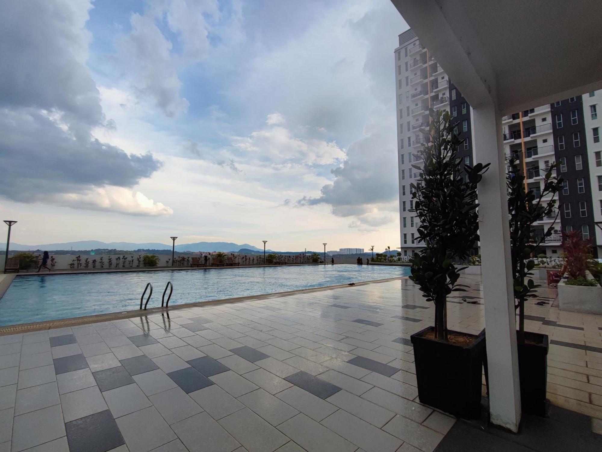 Homestay Semenyih 3 Bedroom Apartment By Kasyaf エクステリア 写真