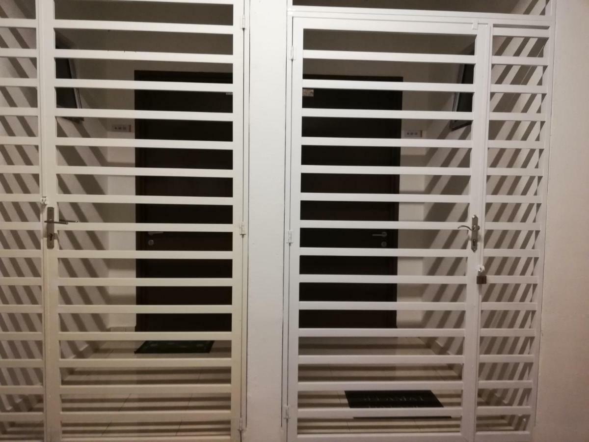 Homestay Semenyih 3 Bedroom Apartment By Kasyaf エクステリア 写真