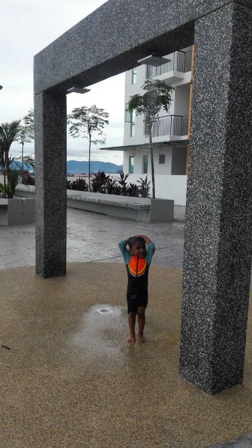 Homestay Semenyih 3 Bedroom Apartment By Kasyaf エクステリア 写真